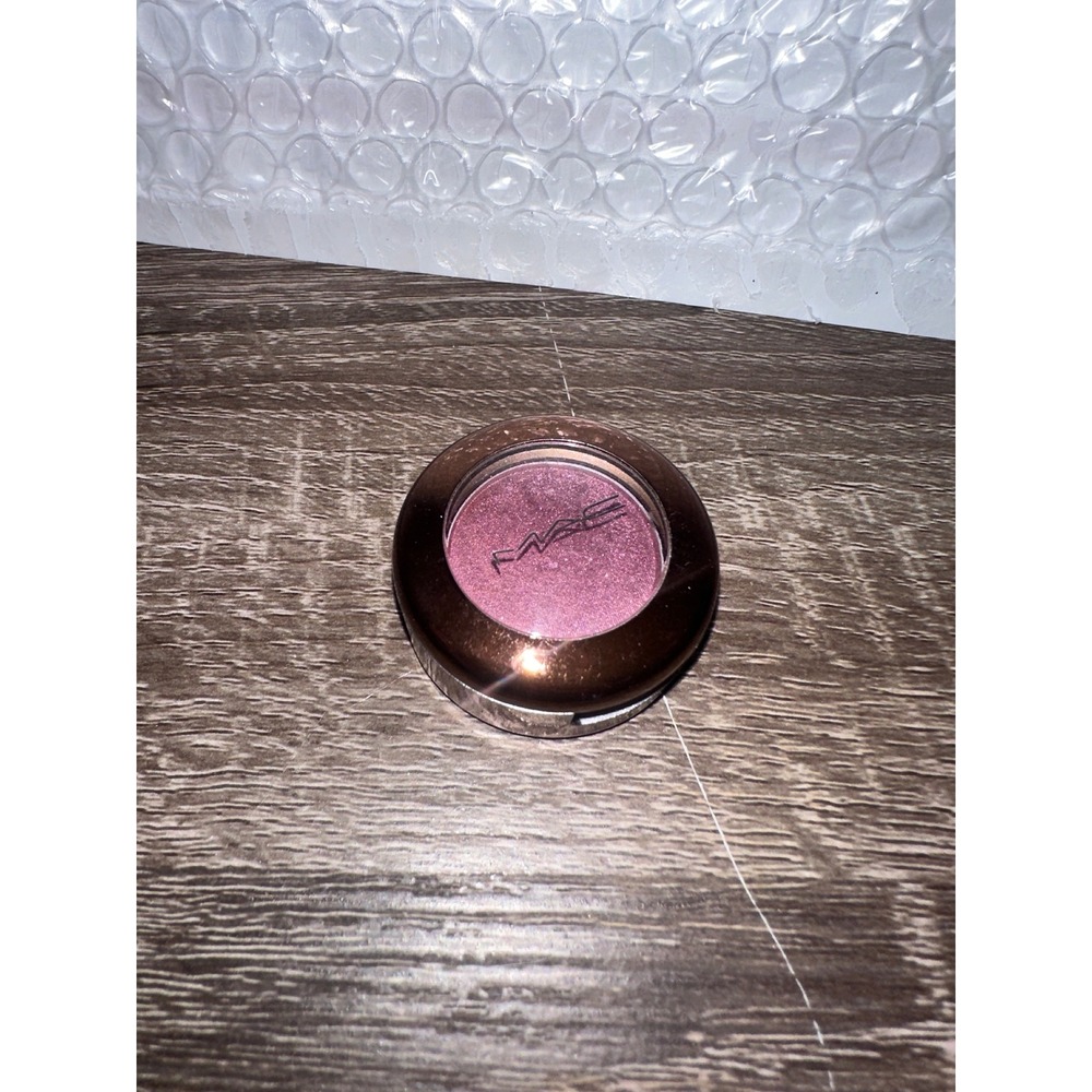 MAC Eye Shadow Leisuretime Veluxe Pearl Shimmer Metallic Pressed Powder Single